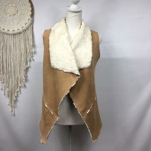 Altar’d state faux fur tan suede vest